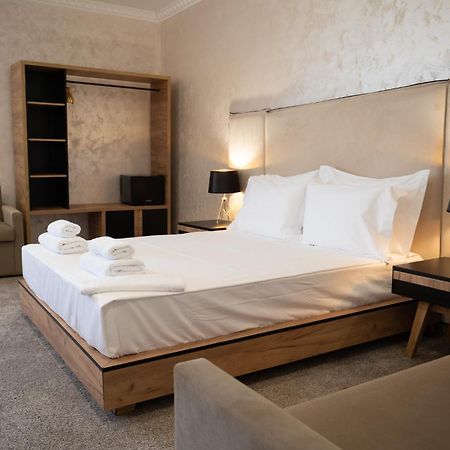 Hotel City Санданський Екстер'єр фото