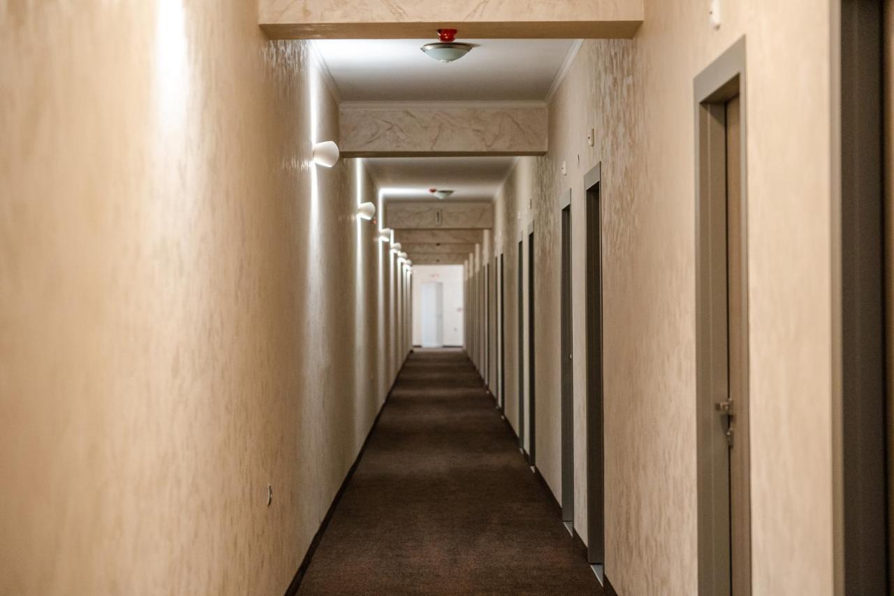 Hotel City Санданський Екстер'єр фото