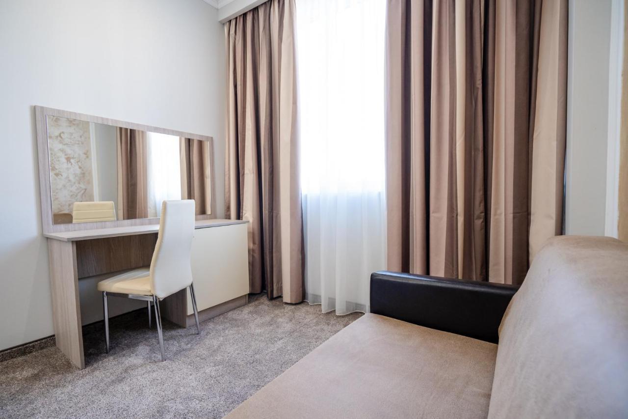 Hotel City Санданський Екстер'єр фото